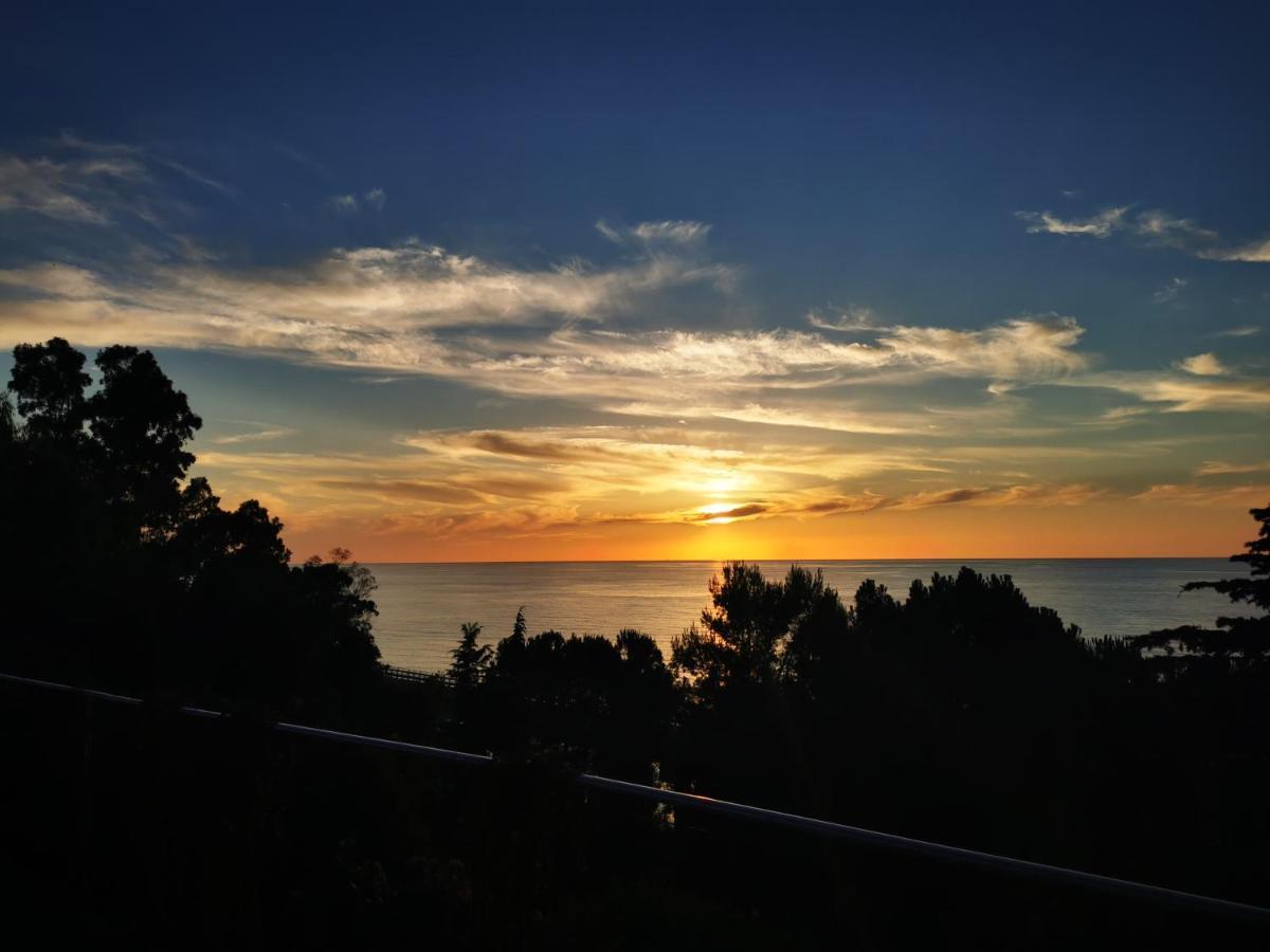Villetta Sul Mare Акуедолчи Екстериор снимка