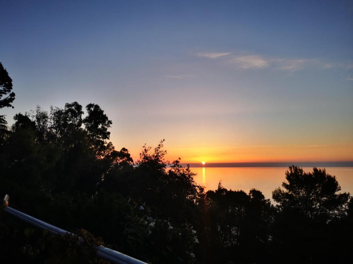 Villetta Sul Mare Акуедолчи Екстериор снимка