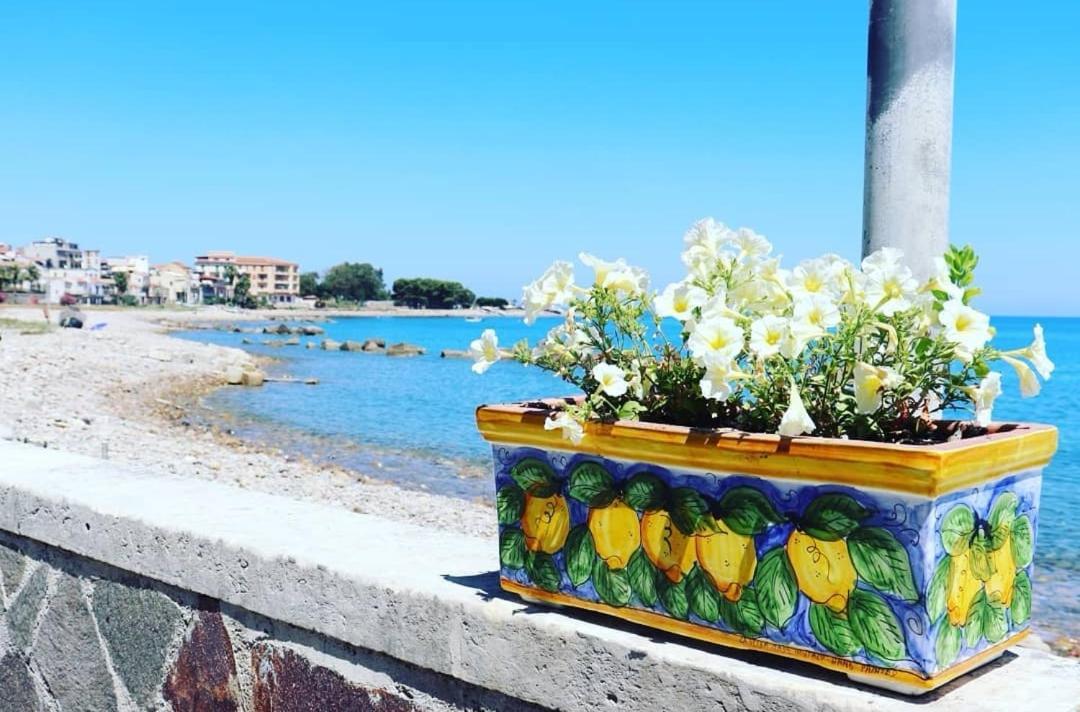 Villetta Sul Mare Акуедолчи Екстериор снимка